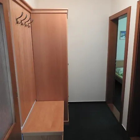 Kiska Levocska Dolina, V Sukromi