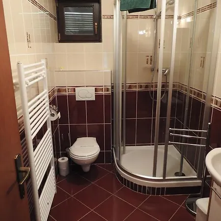 Kiska Levočská Dolina, V Súkromí